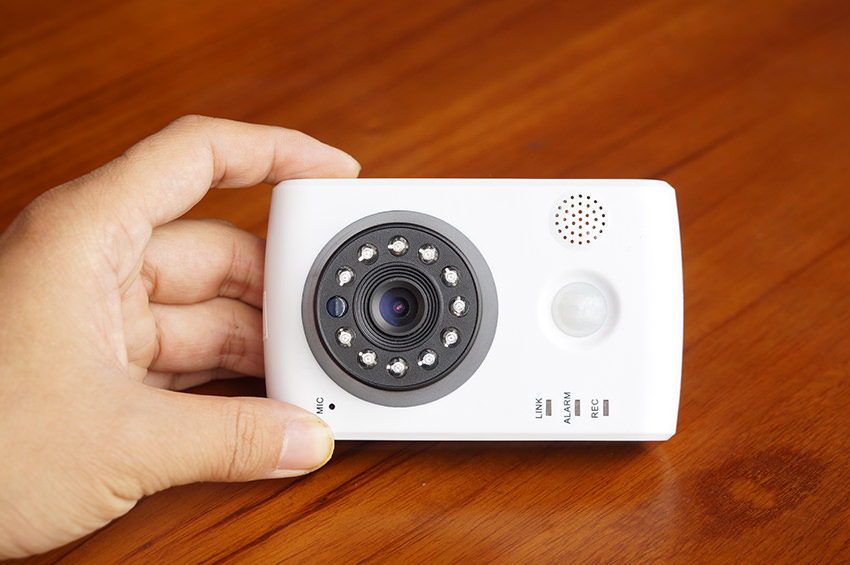 Camera Has A Built-in Wide Angle PIR Motion Sensor