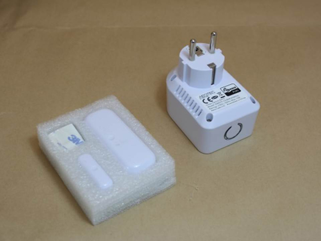 Z-Wave Door Sensor and Smart Plug Z-Wave Door Sensor and Smart Plug