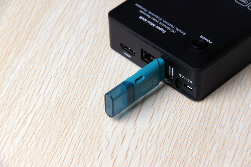 USB disk plugs to NVR