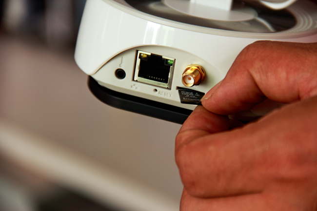 Built-in microSDHC/TF card slot